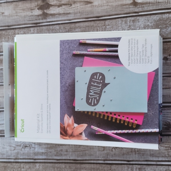 Cricut Other - 🆕️ Cricut Material Kit Everyday Sparkle & Shine Kit